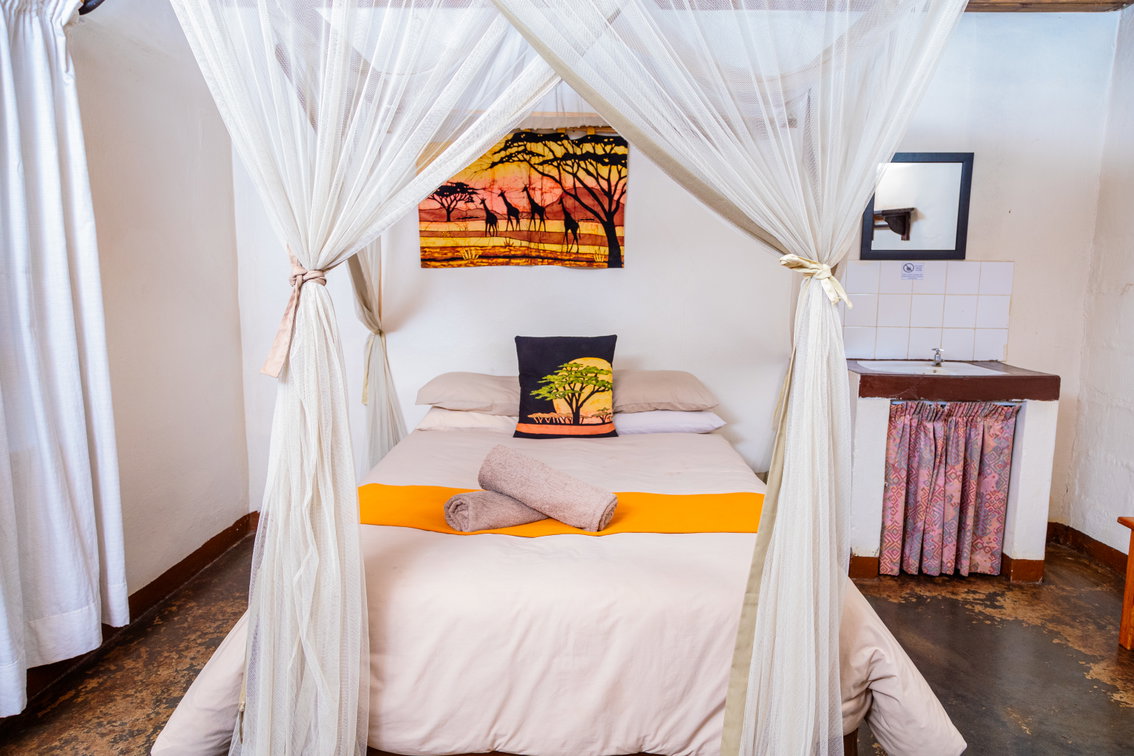 Hlane Royal National Park – Ndlovu Camp Campsite, Hlane Royal National Park, Eswatini