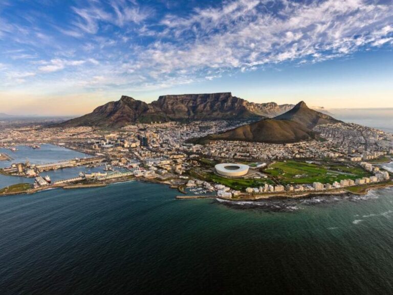 1-Day Cape Town Heritage & Table Mountain Experience